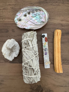 Full Moon: Cleansing + Crystal Kit